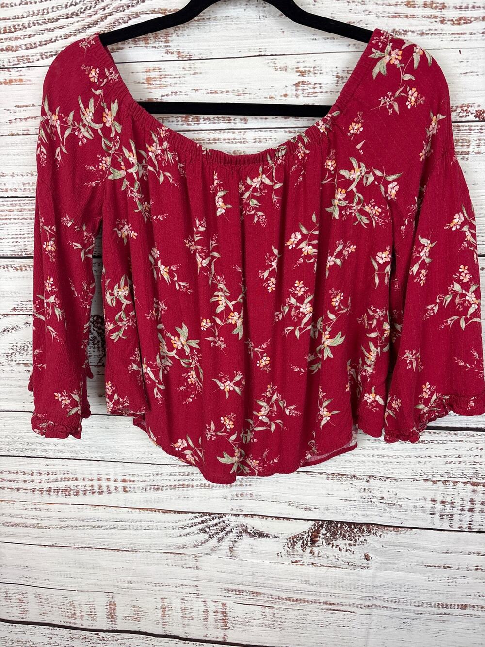 American Eagle Red Floral Crop Top Slit Bell Sleeve Boho Festival Womens Size M